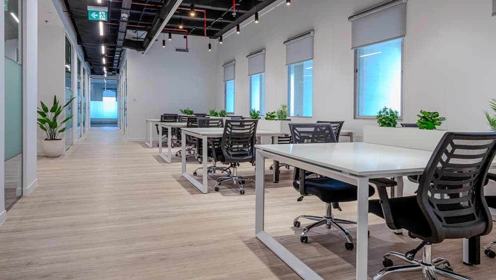 MAKTABI open-plan workspace